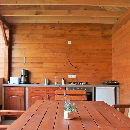 Eszter Nyaralohaz Chalet Zánka